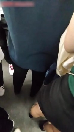 最新顶级重磅稀缺顶臀系列三人围猎把女神顶哭，28部高颜美女 截图2