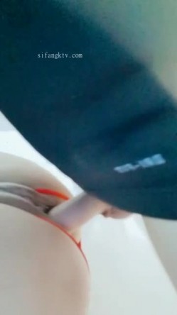 “啊~顶死了~插死我了”对话刺激，很能淫叫的极品人妻少妇【骚逼爱丽丝】性爱自拍，吞精无毛美臀无套各种输出白浆泛滥，撸管必备 截图12