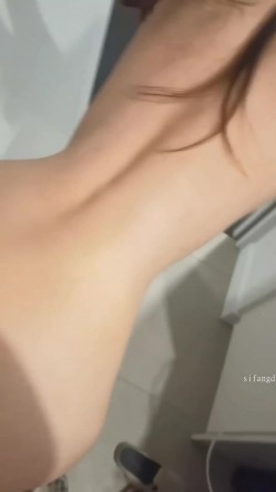 最新骚货出炉！甜妹欲姐姐-孙X娜 被男友调教成了小母狗，绝世顶级美腿蜜臀！竟然答应男友搞3P 截图8