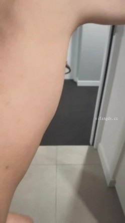 最新骚货出炉！甜妹欲姐姐-孙X娜 被男友调教成了小母狗，绝世顶级美腿蜜臀！竟然答应男友搞3P 截图13