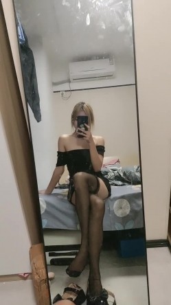 新人19岁学生妹，【婉婉想要】，淫荡的小母狗~无套啪啪~后入拽着头发操，在镜子前看尤物高潮嚎叫 截图2