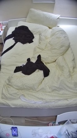 民宿酒店 小姐姐身材微胖好极品 女上时后背和屁股太漂亮了 被男人把嘴当逼插 还站起来后入 截图15