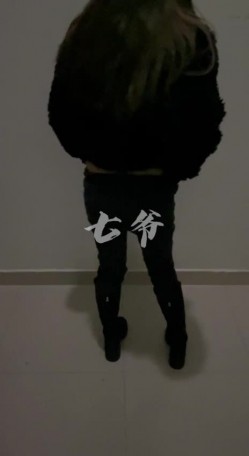 【七爷】，重金包了一个江苏模特艺术生，商场露出爆操 截图15