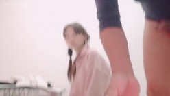 边打电话边挨操！极品粉B反差婊小女友【纠结的阿呆】超高颜值反差学妹，表面乖巧的萌妹子背地里是个小骚货 截图1
