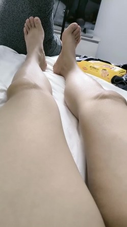 【汝汝汝】两大女神 两个妹子，女神被无套内射，超爽，欲仙欲死的小表情太销魂了，劲爆佳作 截图6