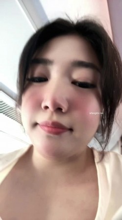 微胖广州X女神-pickkku-超大胆露出尝试,飞机上、艺术馆路人边上露奶 截图12