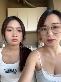 ️清纯主播【202509yoyo】表姐带着表妹下海直播、在线教口活、练习做爱姿势 截图10