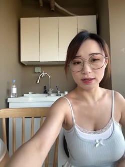 ️清纯主播【202509yoyo】表姐带着表妹下海直播、在线教口活、练习做爱姿势 截图16