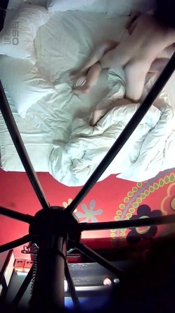 主题酒店上帝视角欣赏偸情男女激情啪啪啪歇歇停停连续搞了3回美少妇好骚女上位疯狂扭 截图6