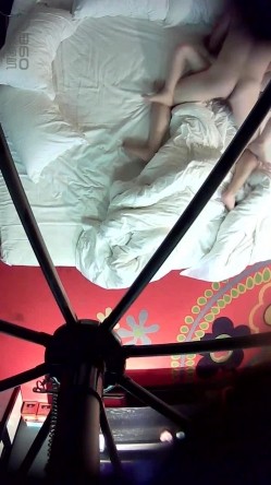 主题酒店上帝视角欣赏偸情男女激情啪啪啪歇歇停停连续搞了3回美少妇好骚女上位疯狂扭 截图7