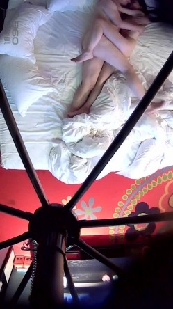 主题酒店上帝视角欣赏偸情男女激情啪啪啪歇歇停停连续搞了3回美少妇好骚女上位疯狂扭 截图15
