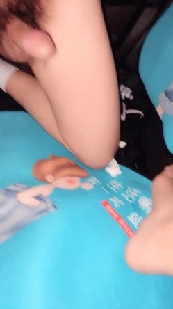 嗨起来吧小宝贝，少妇露脸偷情户外车震让小哥无套爆草抽插，干的正爽呢来电话好刺激，口交淫水大鸡巴抠高潮 截图7