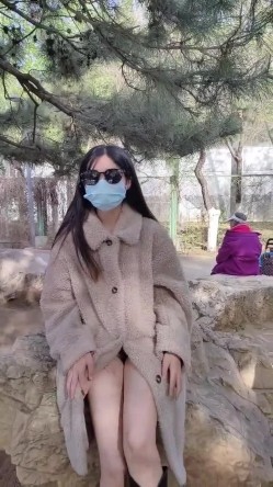 露出界天花板满级狂人！身材苗条性感网红【兔兔】私拍，学校公园商场各种场所人前露出翻屁眼露逼紫薇喷水 截图4