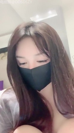 ️天然核弹爆乳女神！揉奶诱惑【炸土豆】完美颜值~淫液拉丝跳蛋自慰 截图5