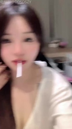 ️天然核弹爆乳女神！揉奶诱惑【炸土豆】完美颜值~淫液拉丝跳蛋自慰 截图7