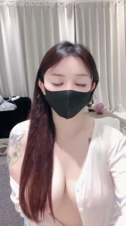 ️天然核弹爆乳女神！揉奶诱惑【炸土豆】完美颜值~淫液拉丝跳蛋自慰 截图12