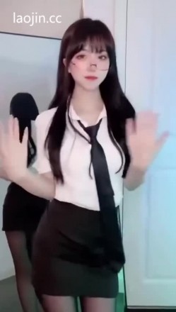 【抖音网红反差婊】，22分钟最全高清完整版，露脸3P口爆颜射，粉丝眼里的青春傻白甜 截图3