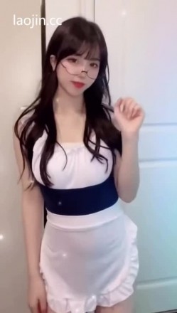 【抖音网红反差婊】，22分钟最全高清完整版，露脸3P口爆颜射，粉丝眼里的青春傻白甜 截图9