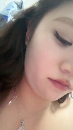 精品推荐 超大杯御姐『大奶媛媛』巨乳肥臀上帝视角乳摇无套骑乘 截图5
