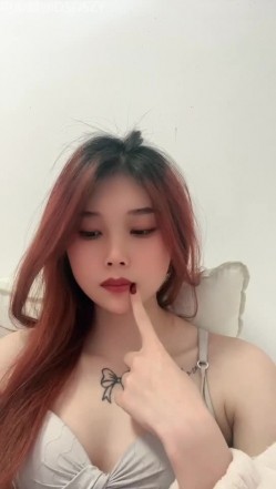 ️顶级绿播尤物【南柯】全裸骚舞~掰穴揉逼自慰 截图5