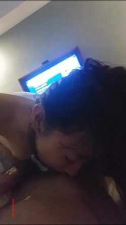 家居自拍男友拍摄水准很不错了，主角颜值颇高，表情销魂5V合1 截图12