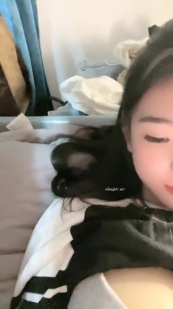 大二学妹为了还巨额网贷做起黄播还可以线下约 截图6