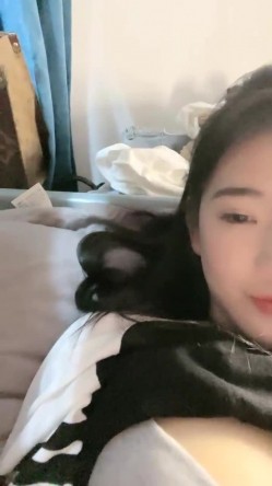 大二学妹为了还巨额网贷做起黄播还可以线下约 截图8