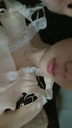 ️正宗大学生宿舍直播【困困兔】道具狂插流白浆，眼镜妹，室友睡着偷偷脱光，身材不错诱人 截图6