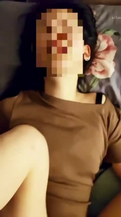 换妻淫妻淫乱盛宴『18号社区』真实原创夫妻交流群自拍投稿，看自己老婆在别人胯下婉转呻吟！ 截图15