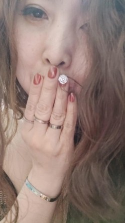 火爆全网极品露脸人妻熟女，肚皮舞老师【柏X彤】绝密私拍，肤白奶大肥臀裸舞啪啪，相当炸裂 截图2