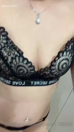 妻妈咪孕妇，实际上是个纹身打舌钉的骚逼少妇「qazwsx1788888」OF大尺度露脸私拍 截图7