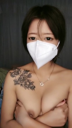 超漂亮！好美好甜~【水灵灵】，19岁小仙女下海自慰，高潮的时候还会喷水，小骚货历经几任男友，已经成老手了！ 截图8