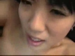 超清纯漂亮性感的美女和男友酒店做爱长相甜美好看被男友一直操女上位高潮射逼逼里 截图11