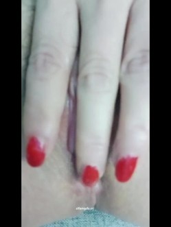 【快手】极品气质白皙熟女『娜娜六六』自慰福利 脸穴同框极度渴望被操 截图3