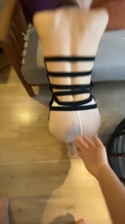 富二代让极品女友换上各种制服和黑丝各种姿势啪啪遭曝光 外表清纯原来内心淫荡无比 截图11