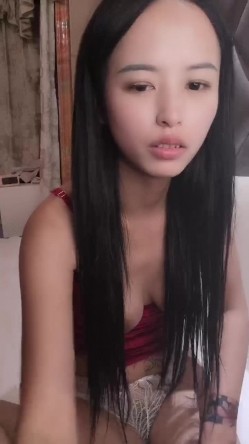 风骚的少妇露脸跟纹身大哥酒店啪啪，69口交舔弄大鸡巴，让大哥后入爆草小屁股全射她逼里，抠弄骚穴道具抽插 截图3