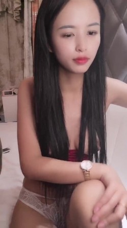 风骚的少妇露脸跟纹身大哥酒店啪啪，69口交舔弄大鸡巴，让大哥后入爆草小屁股全射她逼里，抠弄骚穴道具抽插 截图4
