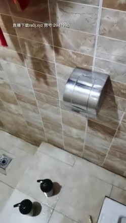 会所培训师来看看高端娱乐场所的小姐姐如何伺候男人，小姐姐太骚了职业包臀裙性感丝袜内裤，推奶逼推上位 截图15