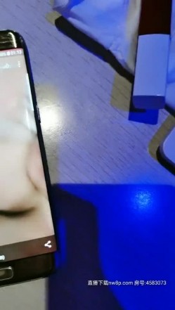 制服高跟丝袜小可爱逼里塞个跳弹从车上就勾搭小哥到宾馆开房，自慰骚逼浪叫勾引口交大鸡巴，衣服都没脱就干 截图12