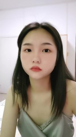 校花下海！超级清纯超漂亮~【大一学生】，楚楚可怜的小眼神，瞬时勾起一众大哥的保护欲 截图1