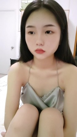 校花下海！超级清纯超漂亮~【大一学生】，楚楚可怜的小眼神，瞬时勾起一众大哥的保护欲 截图10