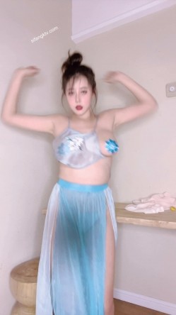 顶级身材 爆乳尤物 全网首发【奈汐酱Nice】最新私拍《古风老板娘》极致诱惑 婉约骚媚 高清私拍 截图11