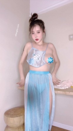 顶级身材 爆乳尤物 全网首发【奈汐酱Nice】最新私拍《古风老板娘》极致诱惑 婉约骚媚 高清私拍 截图14