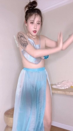 顶级身材 爆乳尤物 全网首发【奈汐酱Nice】最新私拍《古风老板娘》极致诱惑 婉约骚媚 高清私拍 截图15