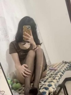 极品美乳丰满小胖妹优雅大迟度自拍,对着镜子自拍紫薇过程,双腿大开茓口大开 截图6