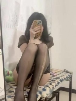 极品美乳丰满小胖妹优雅大迟度自拍,对着镜子自拍紫薇过程,双腿大开茓口大开 截图8