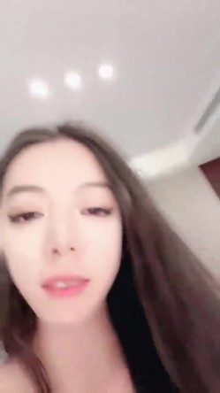 奶球女神7月首回归，带来个清纯妹妹 搞双飞群P！小骚货干干停停地 讲述她以前被老师诱骗睡着性侵不敢反抗，超有意思 截图15