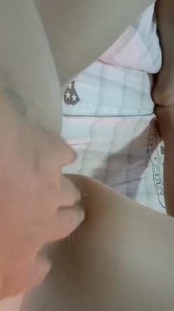 快手 · 大奶阿姨 小玉 · 抖奶、掰逼，诱惑的胸前美色！ 截图7