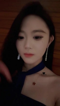 最美S精神小妹小尹模特，调教男奴 内裤破个小洞 坐脸舔逼，扇耳光 制喂口水喂喝尿圣水【不小心 罕见大尺度露逼】 截图12
