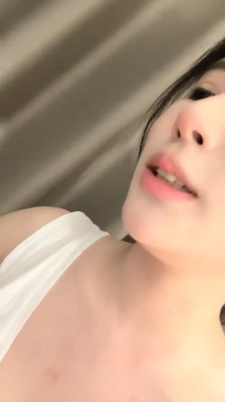 抖音网红！可爱至极！~【京鱼儿】大尺度粉穴天然美乳~哇塞，女神不常来，可遇不可求 截图2